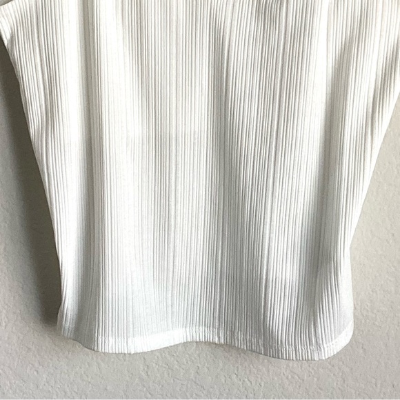 SUMMER CLOSEOUT ☀️ \H&M\• White Crop Tank - Picture 6 of 13